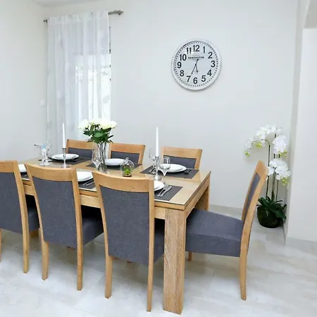 Blue Eyes Apartment