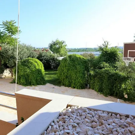 شقة Blue Eyes Žrnovnica