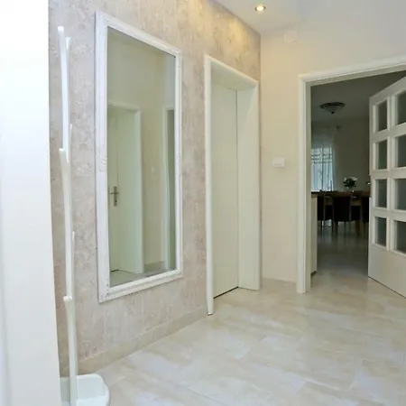 Blue Eyes شقة Žrnovnica