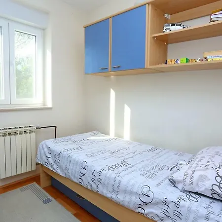 Blue Eyes Apartment *